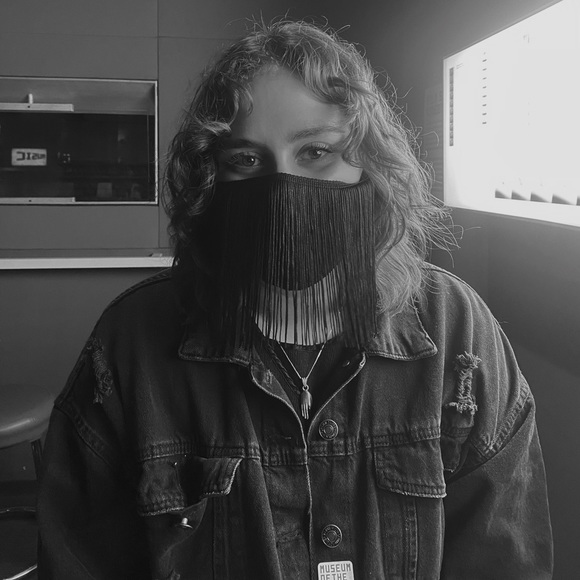 Meet your Posher, Isabella - Picture 5 of 8